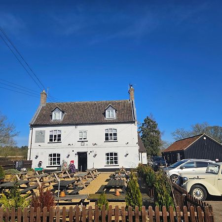 The Swan Inn Hilborough Exterior photo