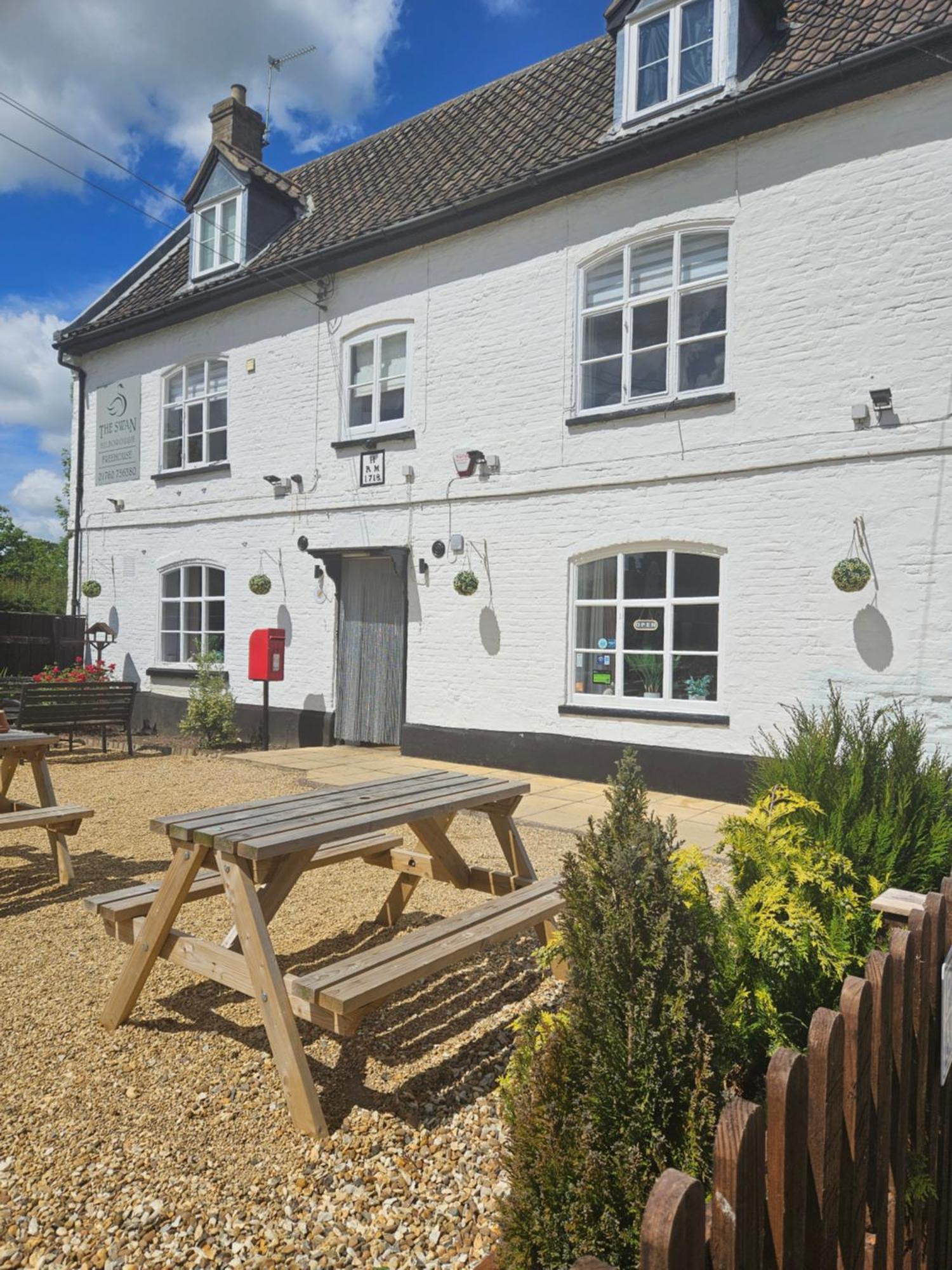 The Swan Inn Hilborough Exterior photo