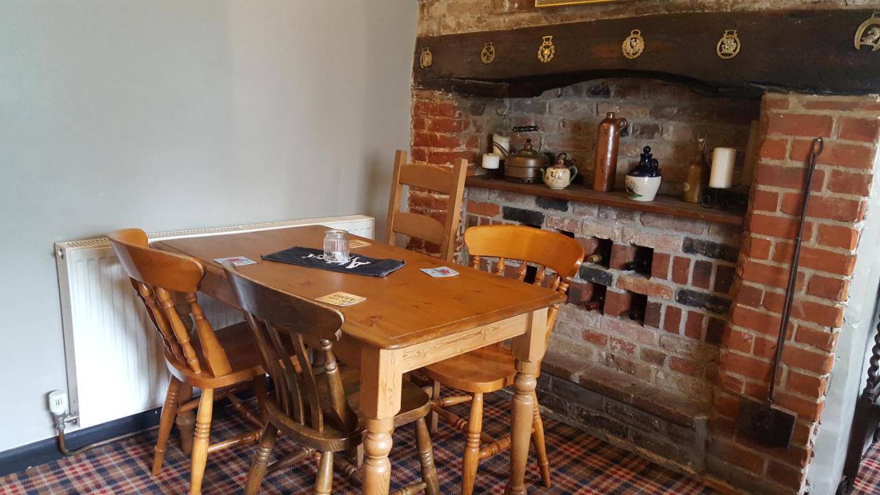 The Swan Inn Hilborough Exterior photo