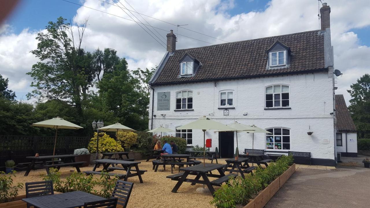The Swan Inn Hilborough Exterior photo