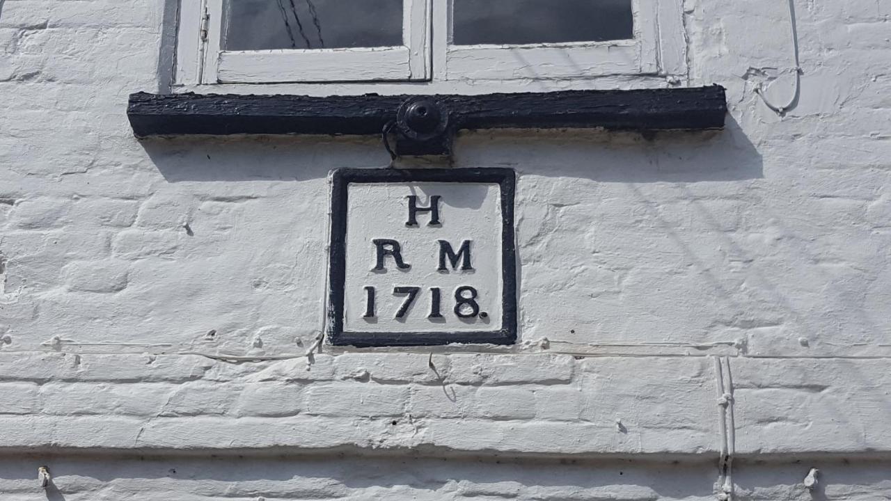 The Swan Inn Hilborough Exterior photo